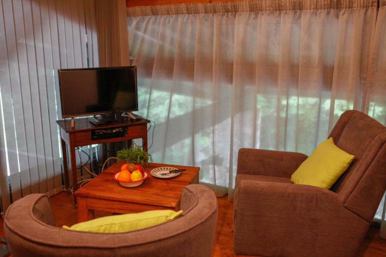 Moulin D'entre Les Roches Bed and breakfast
