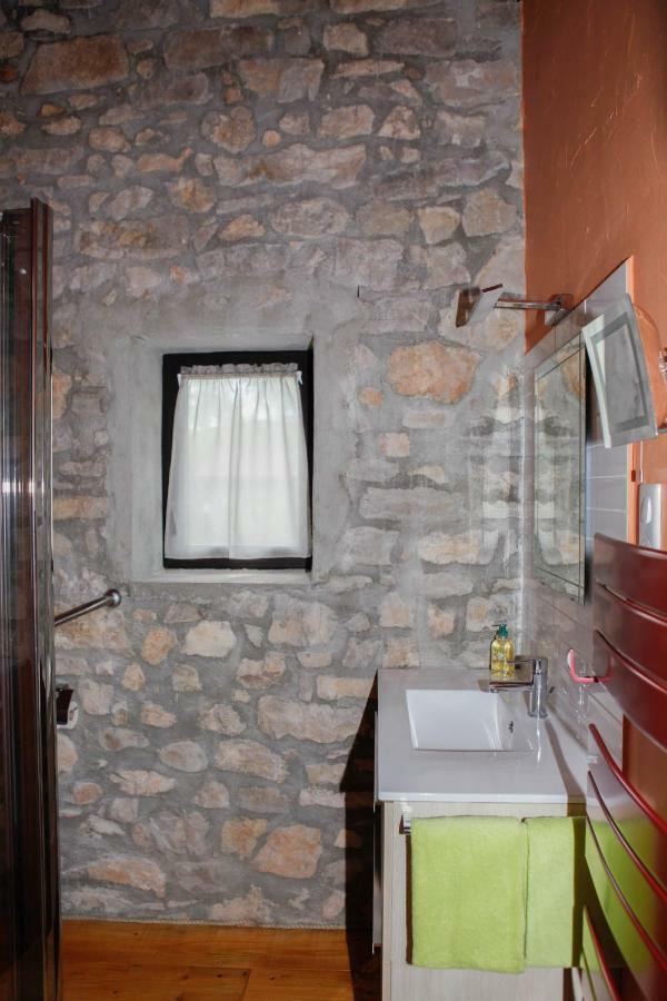 Bed and breakfast Moulin D'entre Les Roches *
